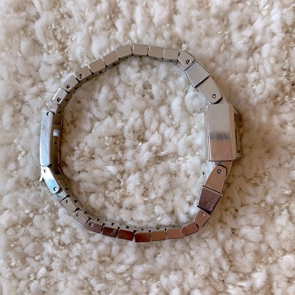 Gucci Mini G Series Diamond Blue Pearl Dial Watch - Picture 6 of 8